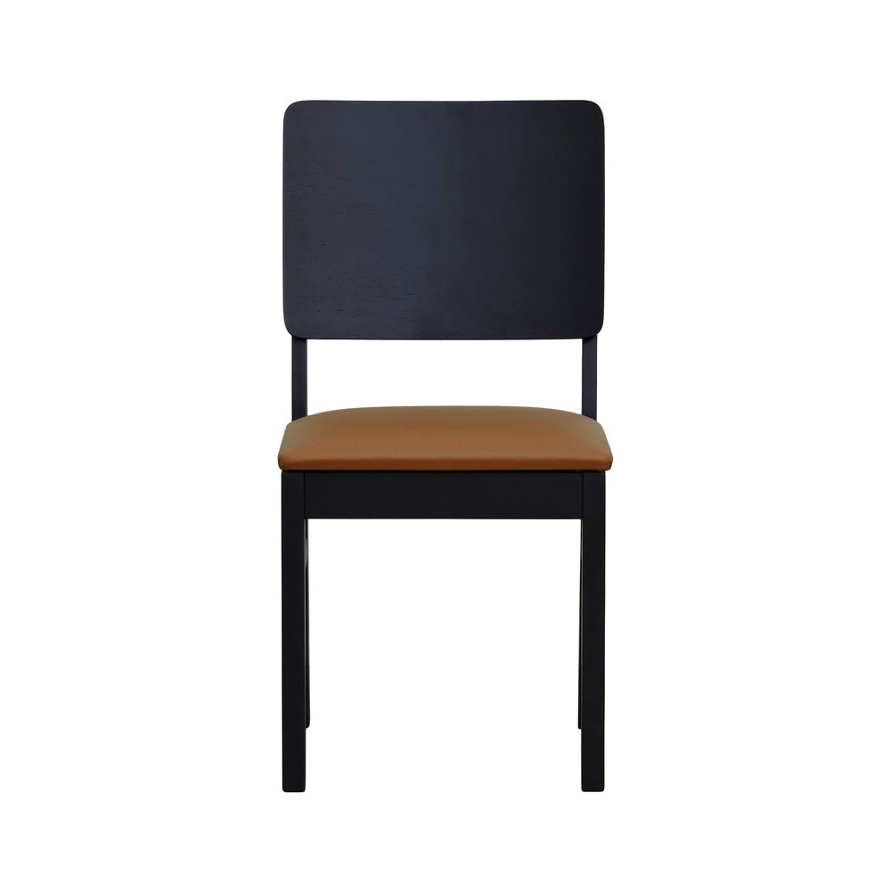 cadeira queops preta assento corano caramelo 4