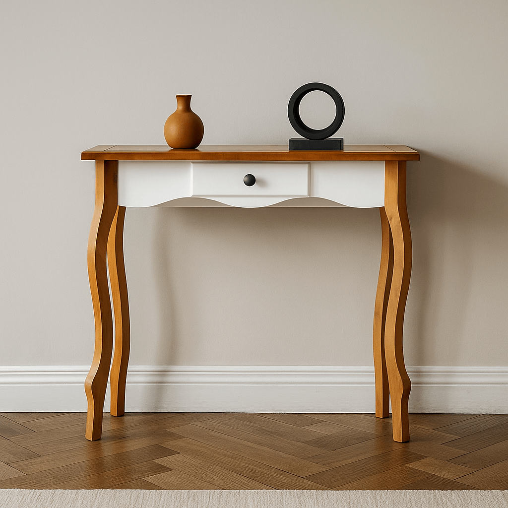 aparador na sala segurando decorações